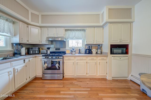 59 New Shaker Road, Colonie, NY 12205