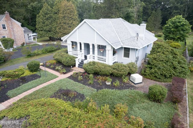 59 New Shaker Road, Colonie, NY 12205