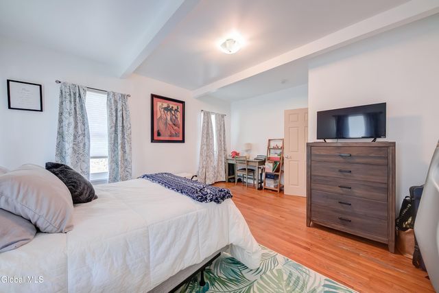 59 New Shaker Road, Colonie, NY 12205