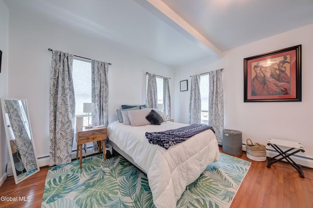 59 New Shaker Road, Colonie, NY 12205