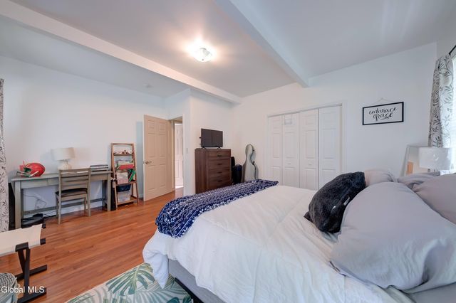 59 New Shaker Road, Colonie, NY 12205