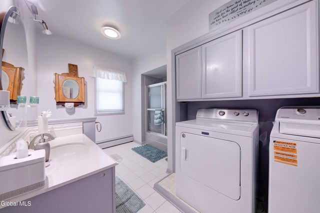 59 New Shaker Road, Colonie, NY 12205