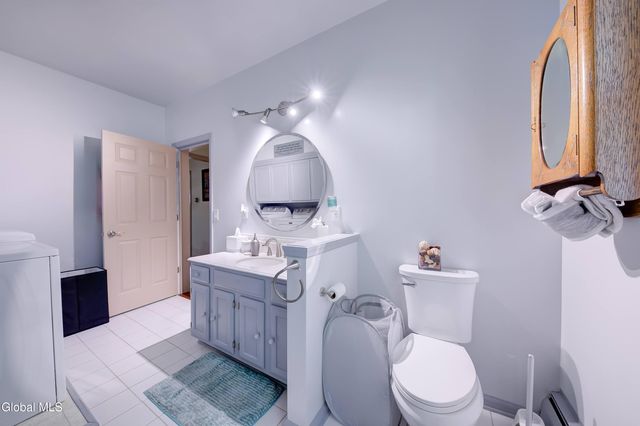 59 New Shaker Road, Colonie, NY 12205