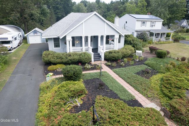 59 New Shaker Road, Colonie, NY 12205