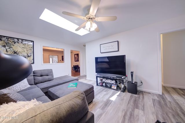 59 New Shaker Road, Colonie, NY 12205