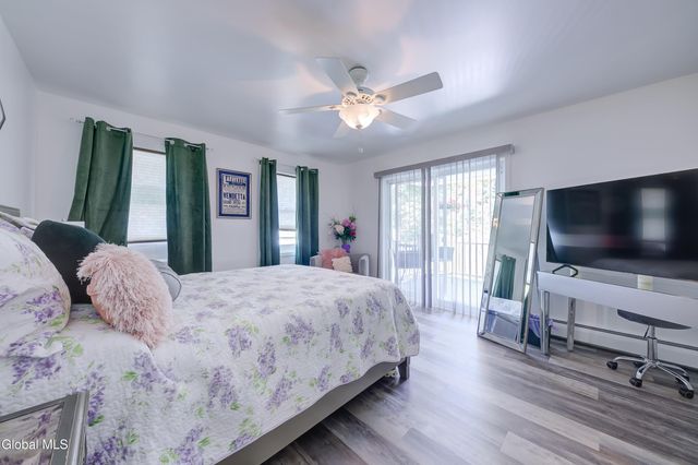 59 New Shaker Road, Colonie, NY 12205