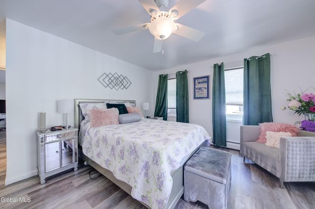 59 New Shaker Road, Colonie, NY 12205