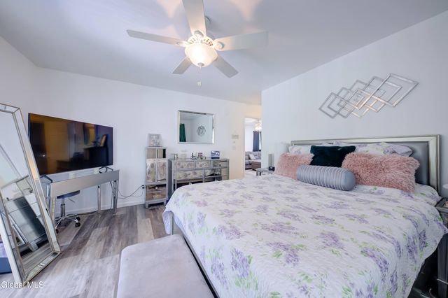 59 New Shaker Road, Colonie, NY 12205