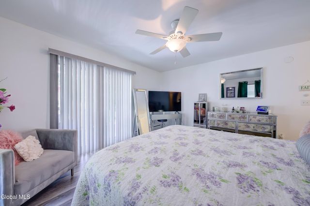 59 New Shaker Road, Colonie, NY 12205