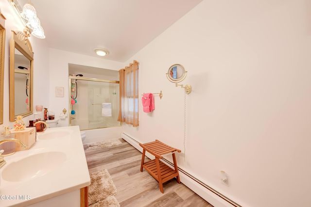 59 New Shaker Road, Colonie, NY 12205