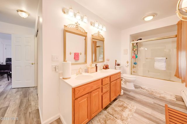 59 New Shaker Road, Colonie, NY 12205