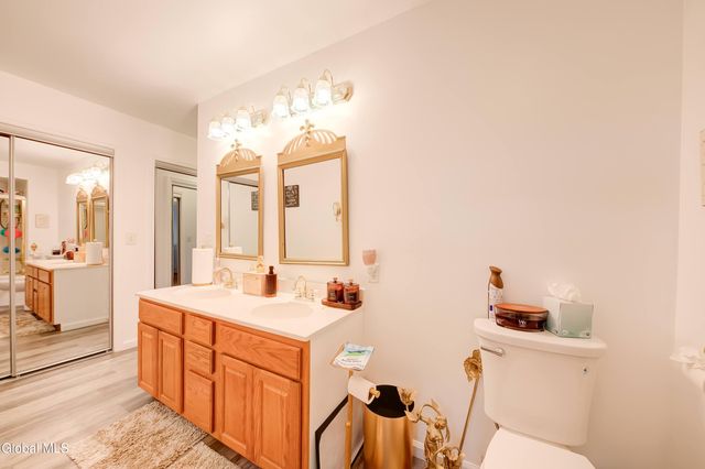 59 New Shaker Road, Colonie, NY 12205