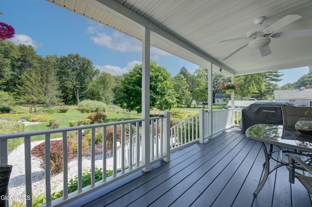 59 New Shaker Road, Colonie, NY 12205