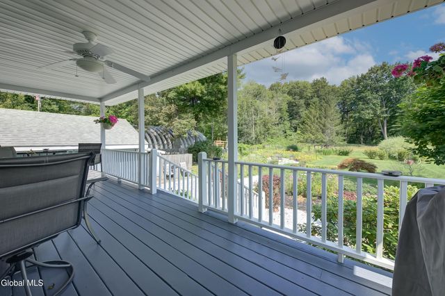 59 New Shaker Road, Colonie, NY 12205