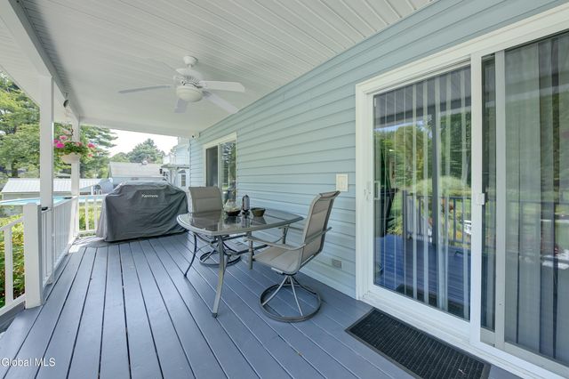 59 New Shaker Road, Colonie, NY 12205