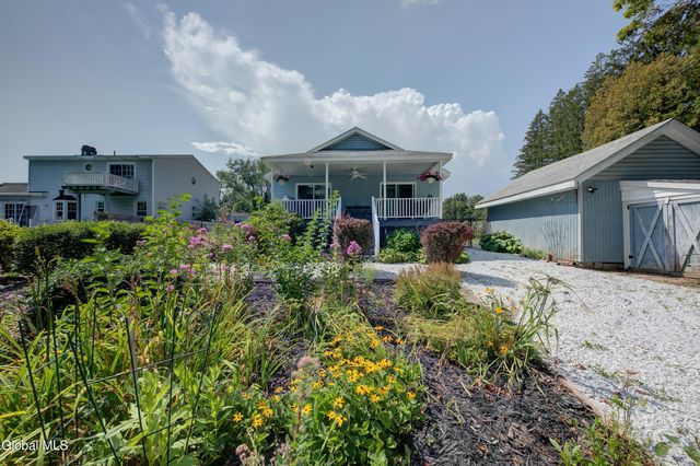 59 New Shaker Road, Colonie, NY 12205