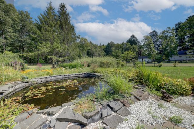 59 New Shaker Road, Colonie, NY 12205