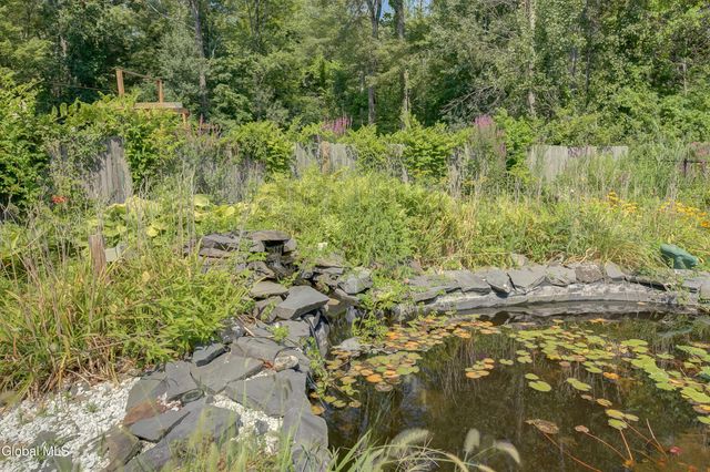 59 New Shaker Road, Colonie, NY 12205