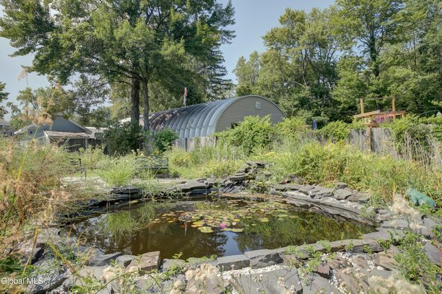 59 New Shaker Road, Colonie, NY 12205