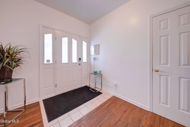 59 New Shaker Road, Colonie, NY 12205