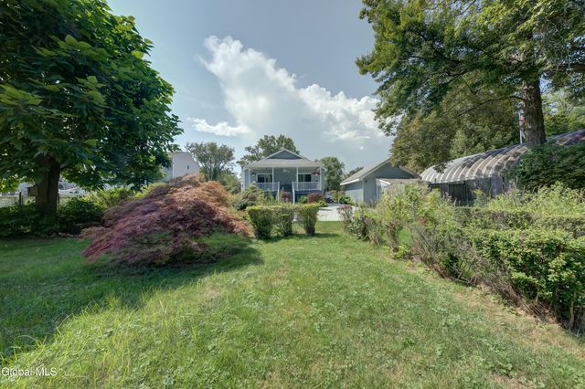 59 New Shaker Road, Colonie, NY 12205