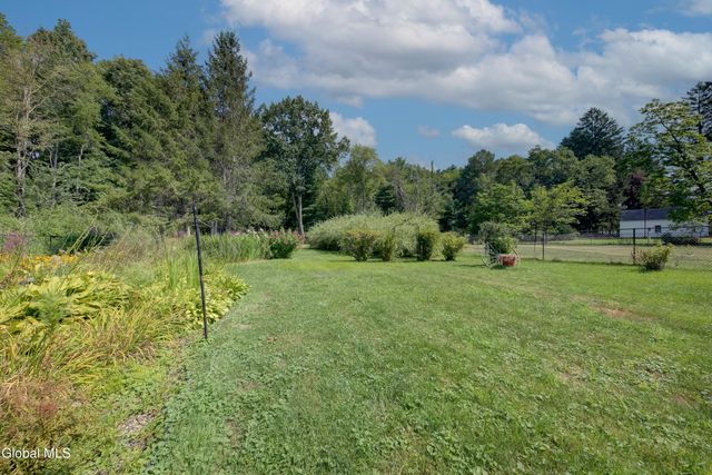 59 New Shaker Road, Colonie, NY 12205