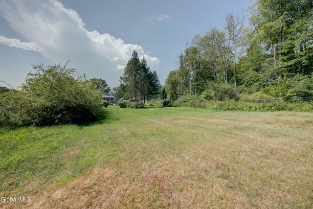 59 New Shaker Road, Colonie, NY 12205