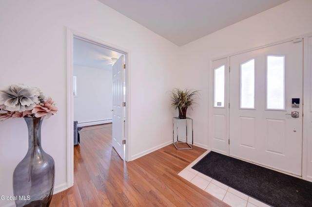 59 New Shaker Road, Colonie, NY 12205