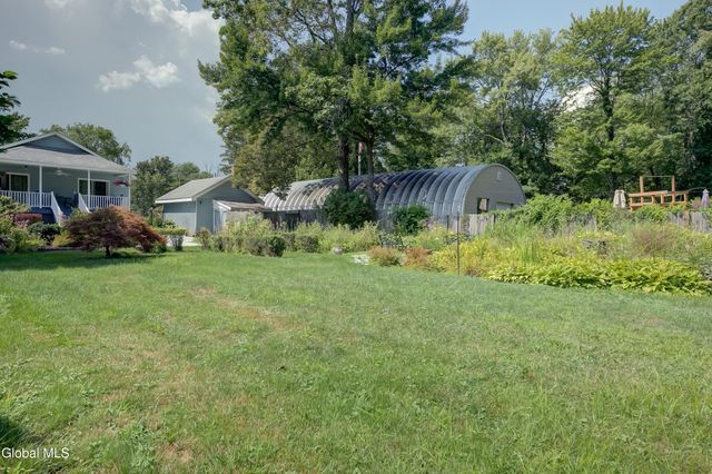 59 New Shaker Road, Colonie, NY 12205