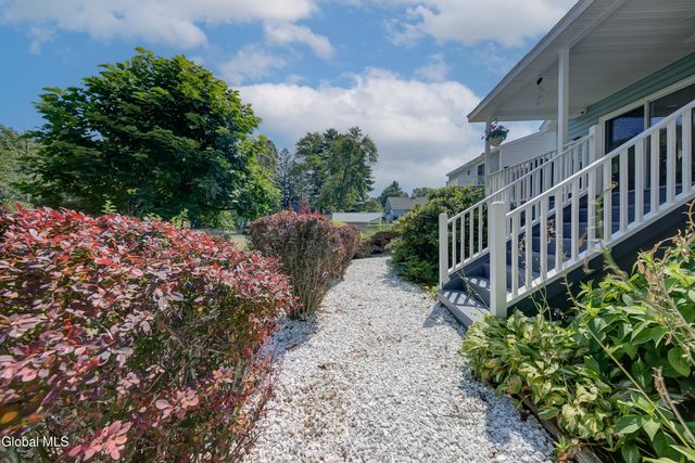 59 New Shaker Road, Colonie, NY 12205