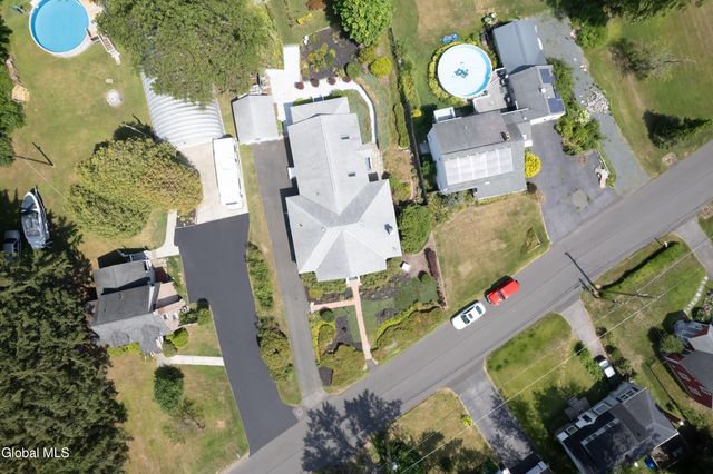 59 New Shaker Road, Colonie, NY 12205