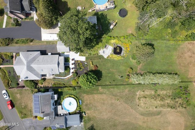 59 New Shaker Road, Colonie, NY 12205