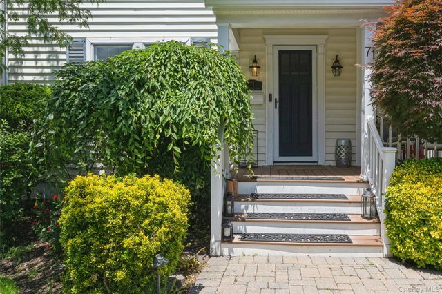 71 Bar Beach Road, Port Washington, NY 11050