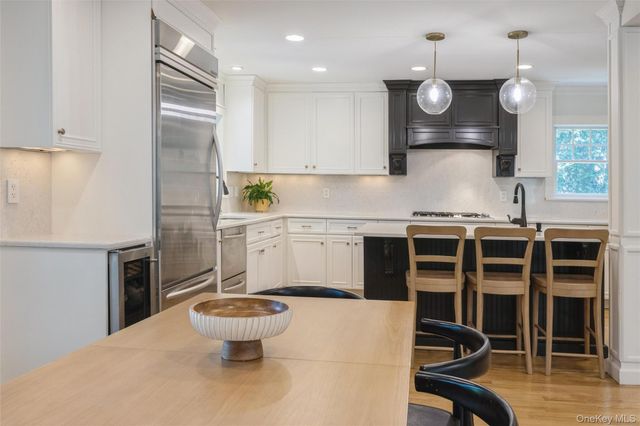 71 Bar Beach Road, Port Washington, NY 11050