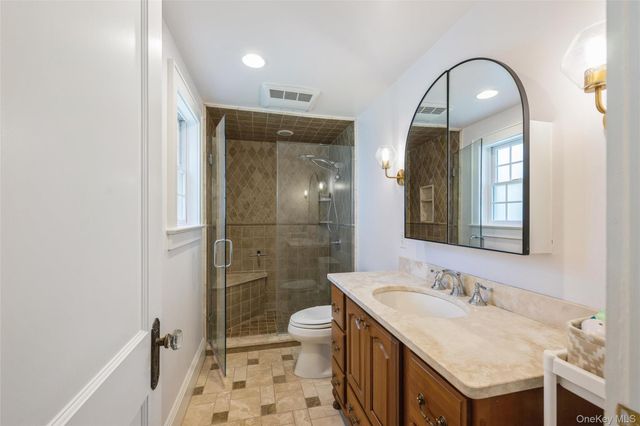 71 Bar Beach Road, Port Washington, NY 11050