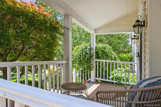 71 Bar Beach Road, Port Washington, NY 11050