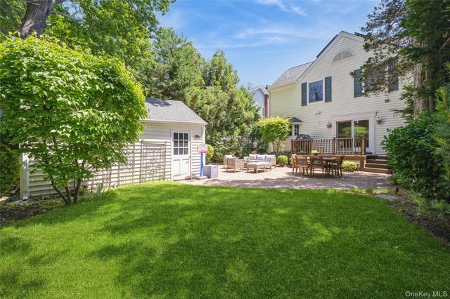 71 Bar Beach Road, Port Washington, NY 11050