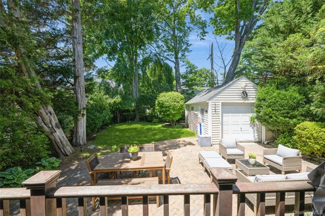 71 Bar Beach Road, Port Washington, NY 11050