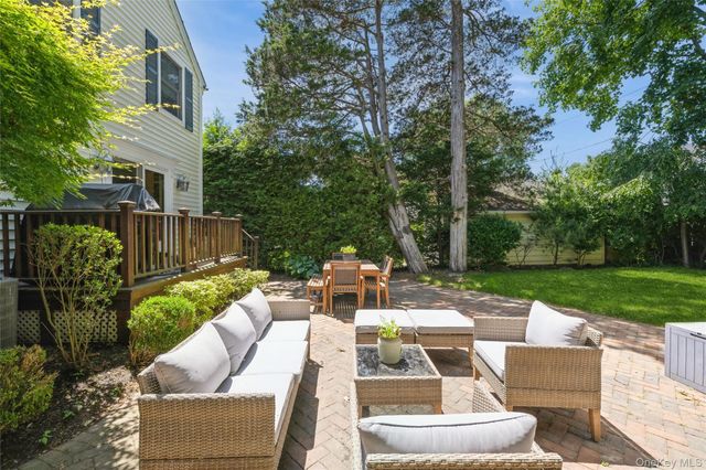 71 Bar Beach Road, Port Washington, NY 11050