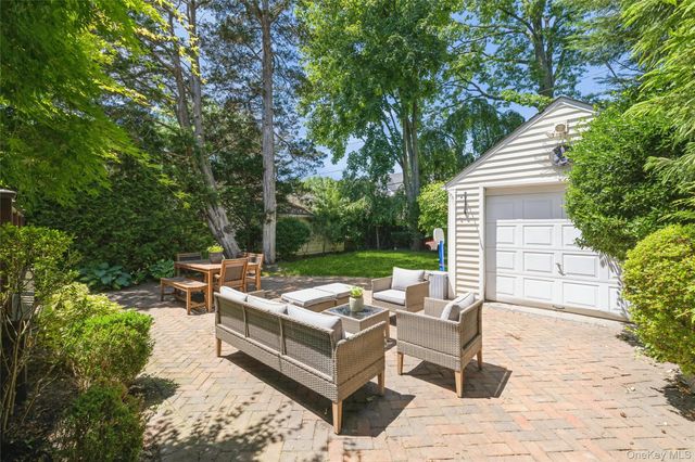 71 Bar Beach Road, Port Washington, NY 11050