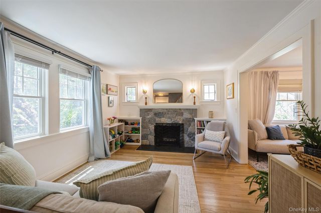 71 Bar Beach Road, Port Washington, NY 11050