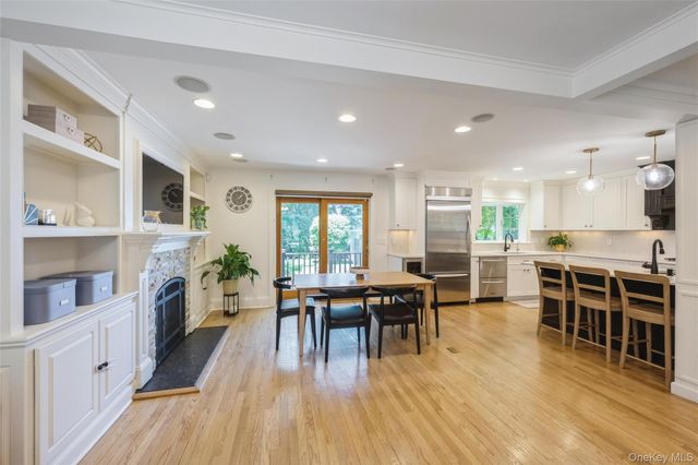 71 Bar Beach Road, Port Washington, NY 11050