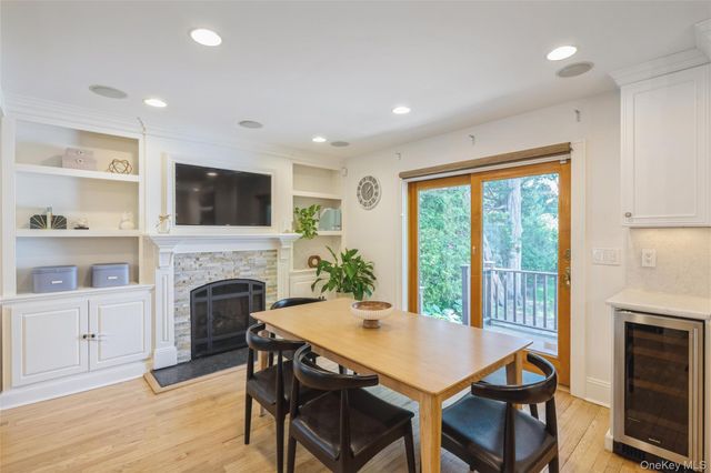 71 Bar Beach Road, Port Washington, NY 11050