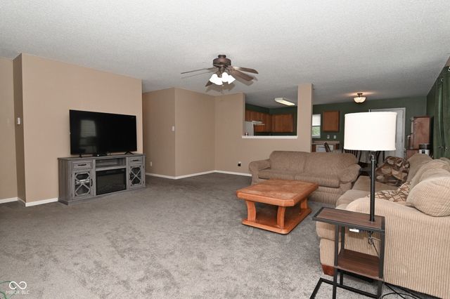 10429 Kensington Way, Indianapolis, IN 46234