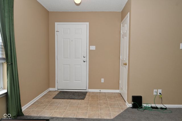 10429 Kensington Way, Indianapolis, IN 46234
