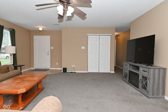 10429 Kensington Way, Indianapolis, IN 46234