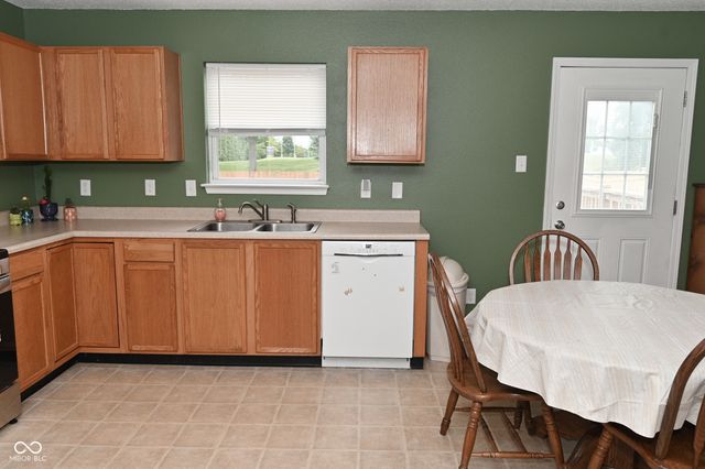 10429 Kensington Way, Indianapolis, IN 46234