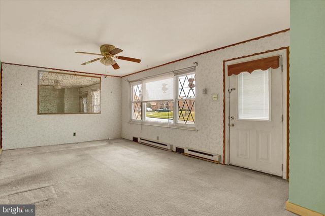 4 SUSSEX RD, Camp Hill, PA 17011