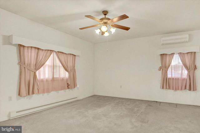 4 SUSSEX RD, Camp Hill, PA 17011