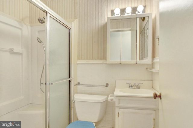 4 SUSSEX RD, Camp Hill, PA 17011